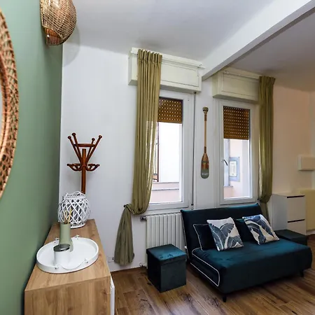 Apartment 5 Mins To The Beach, Cozy *