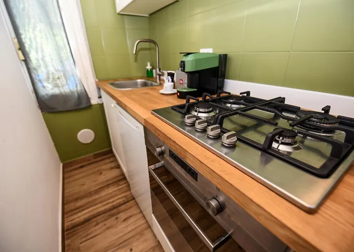 5 Mins To The Beach, Cozy Apartmán